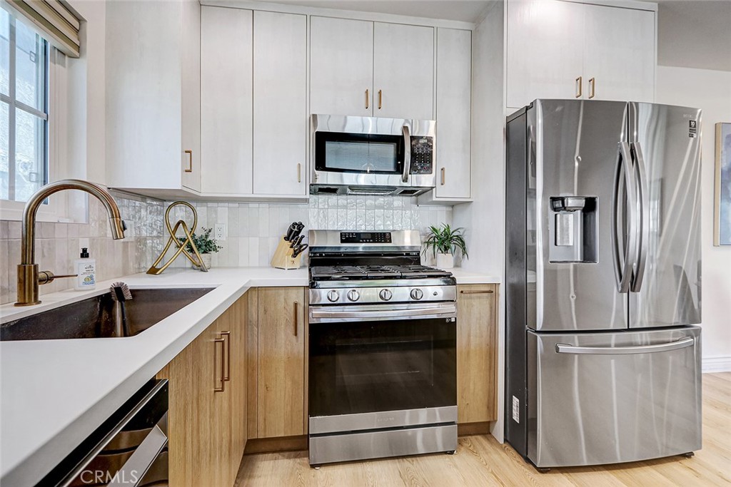 875 W 1st Street