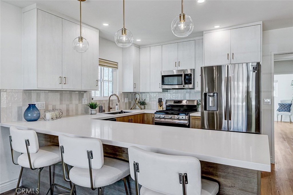 875 W 1st Street