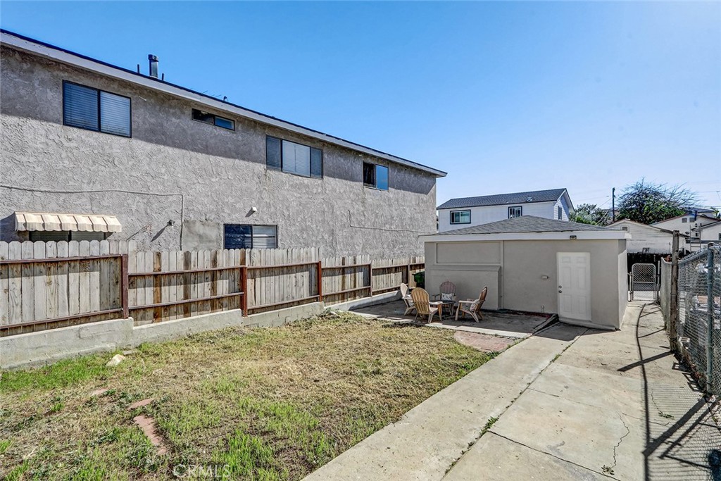 875 W 1st Street