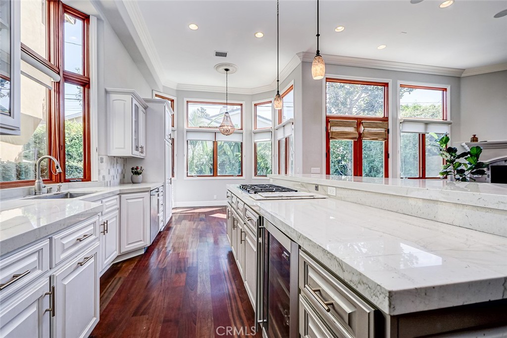 3404 N Poinsettia Avenue