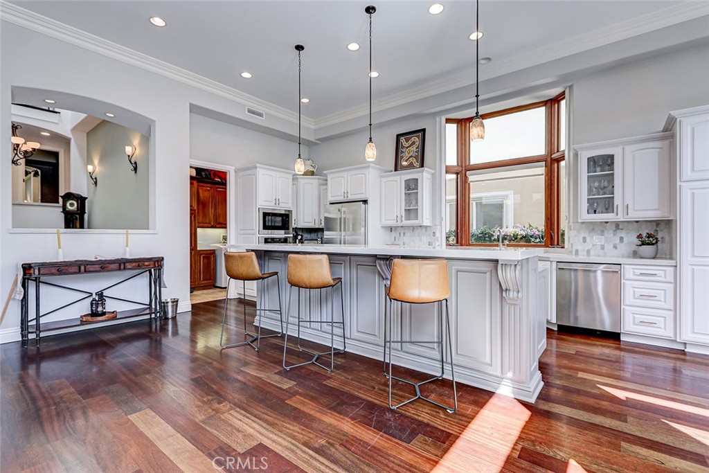 3404 N Poinsettia Avenue