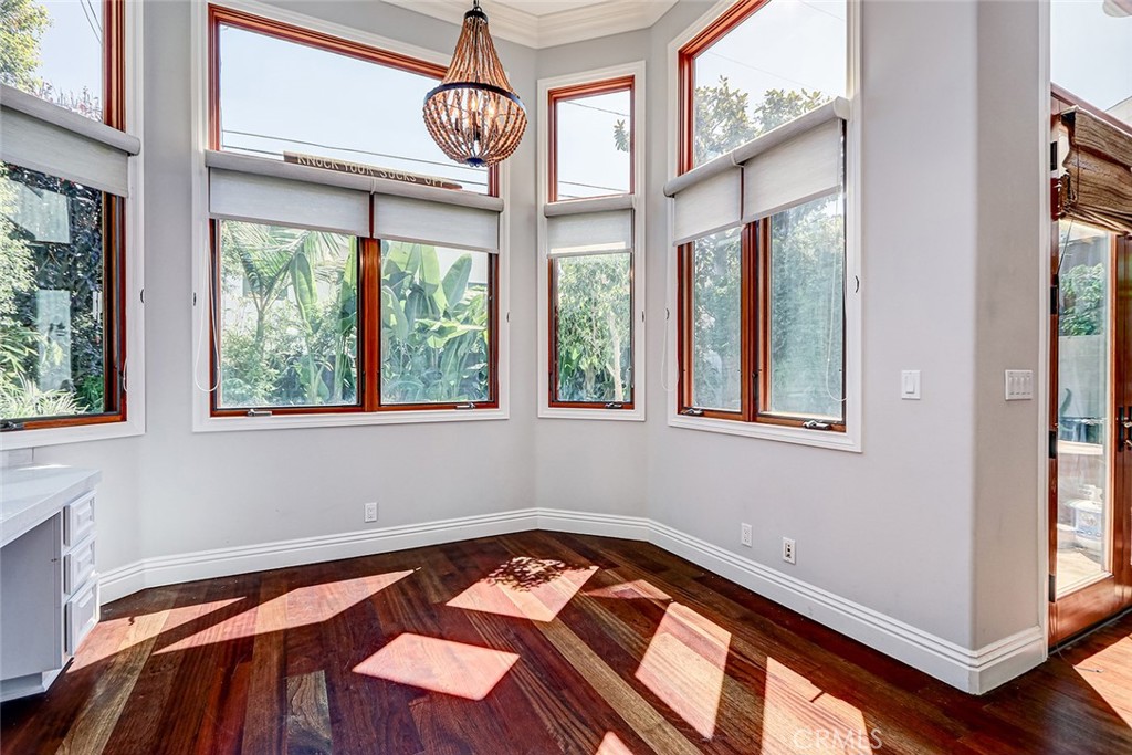 3404 N Poinsettia Avenue