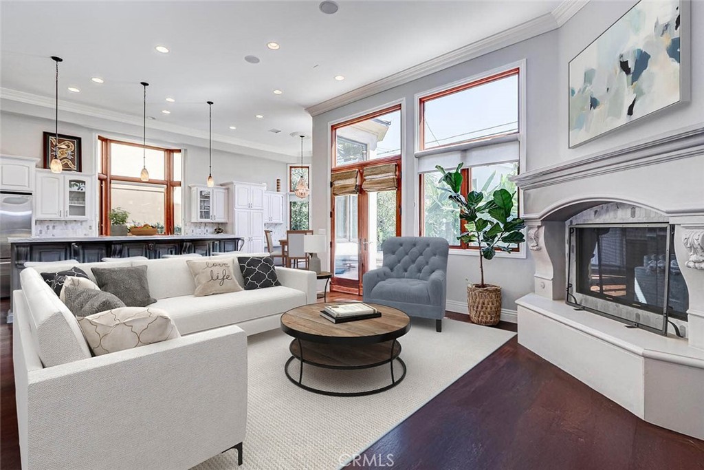 3404 N Poinsettia Avenue