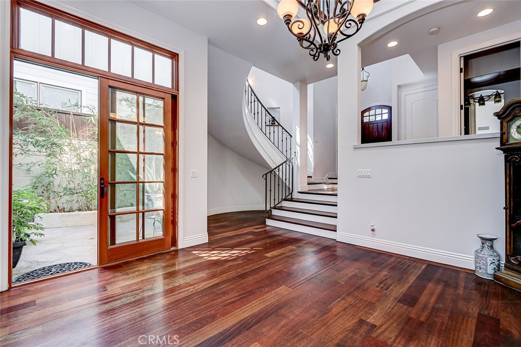 3404 N Poinsettia Avenue