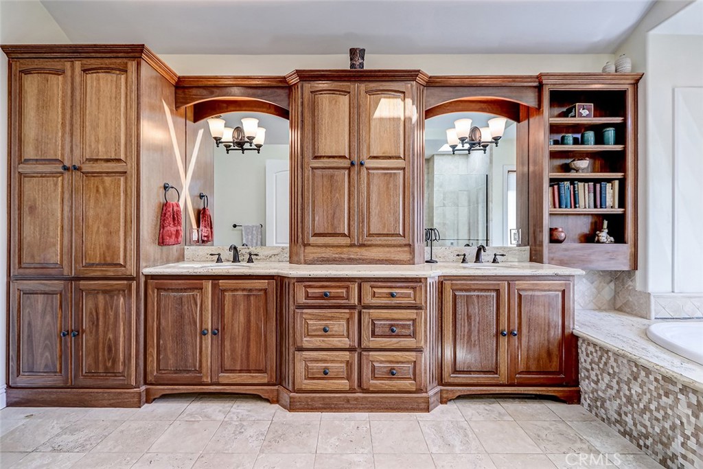 3404 N Poinsettia Avenue