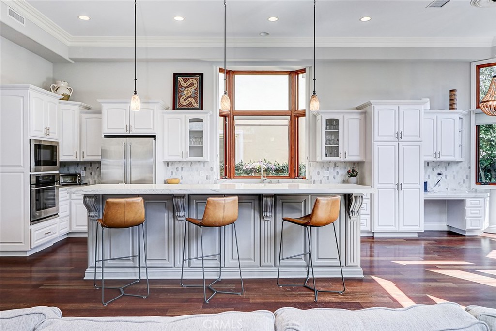 3404 N Poinsettia Avenue