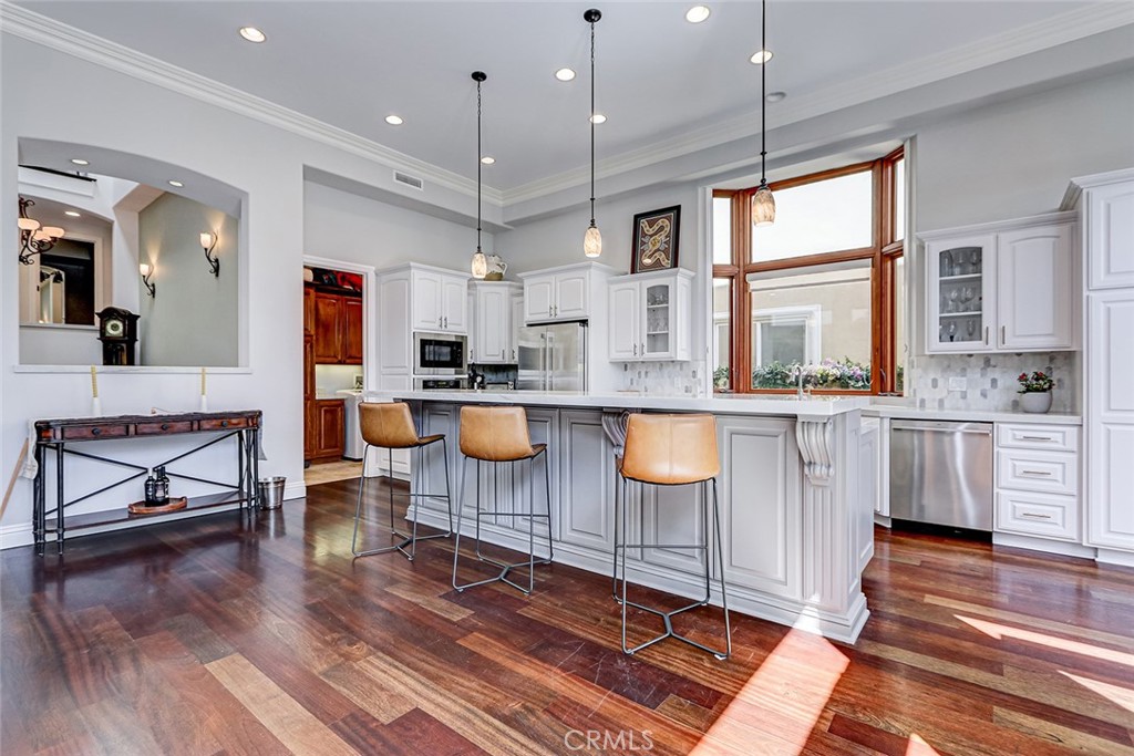 3404 N Poinsettia Avenue