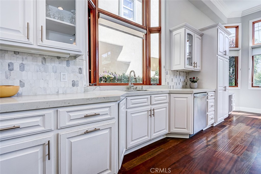 3404 N Poinsettia Avenue