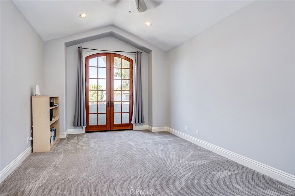 3404 N Poinsettia Avenue