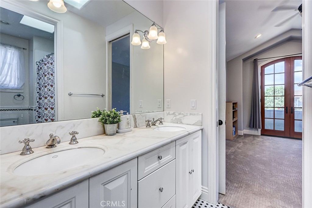 3404 N Poinsettia Avenue