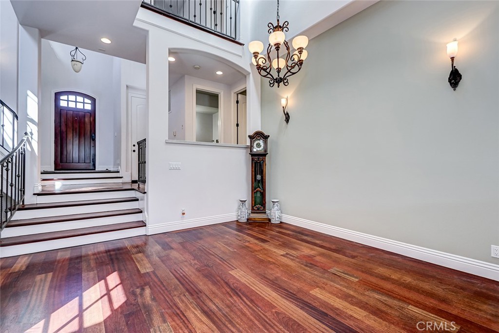 3404 N Poinsettia Avenue