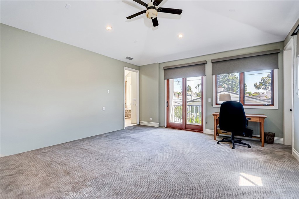 3404 N Poinsettia Avenue