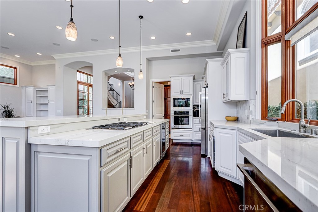 3404 N Poinsettia Avenue