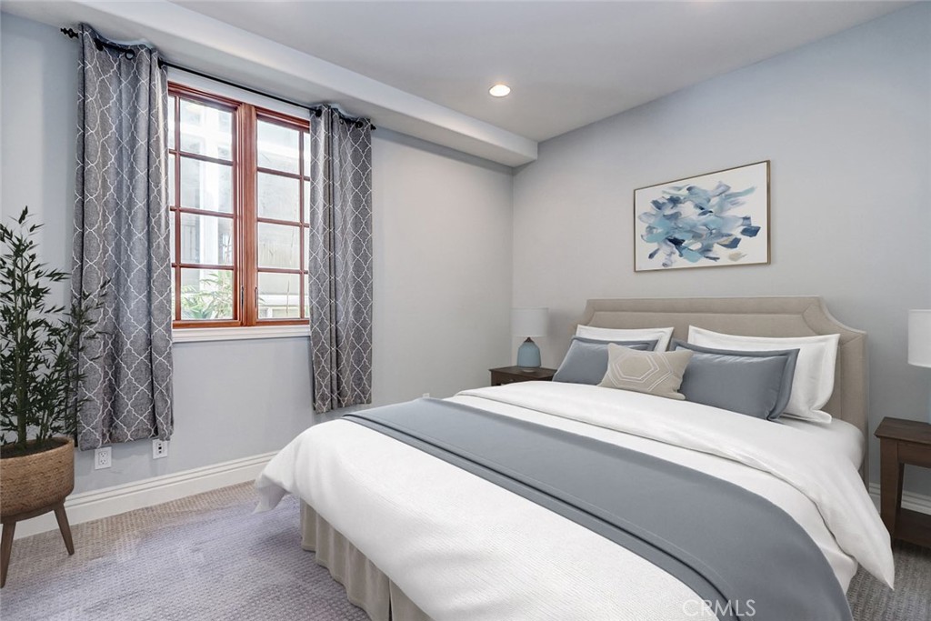 3404 N Poinsettia Avenue