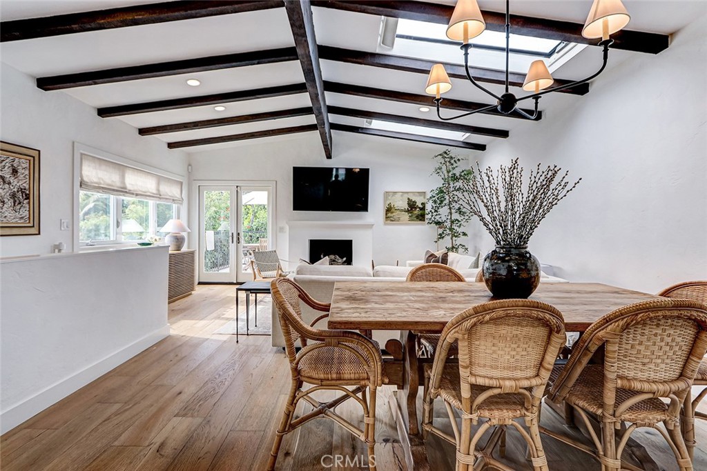 3211 N Valley