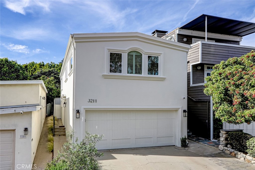 3211 N Valley