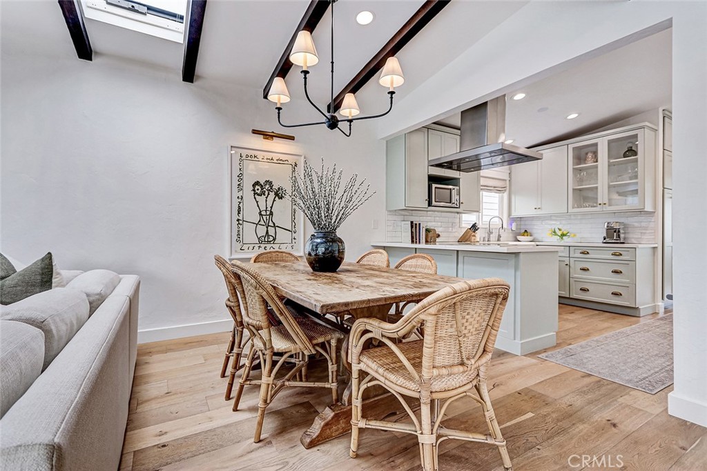 3211 N Valley