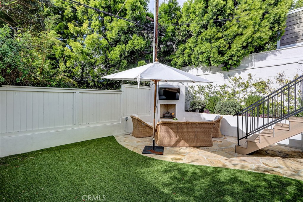 3211 N Valley