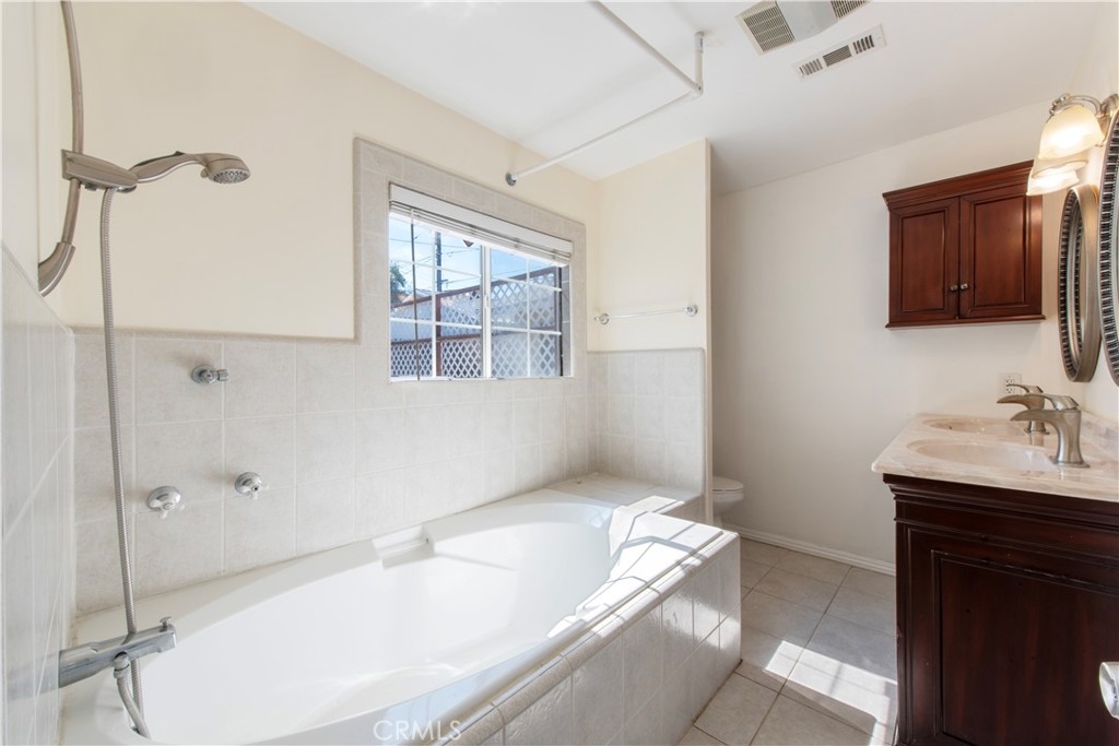 3403 W 187th