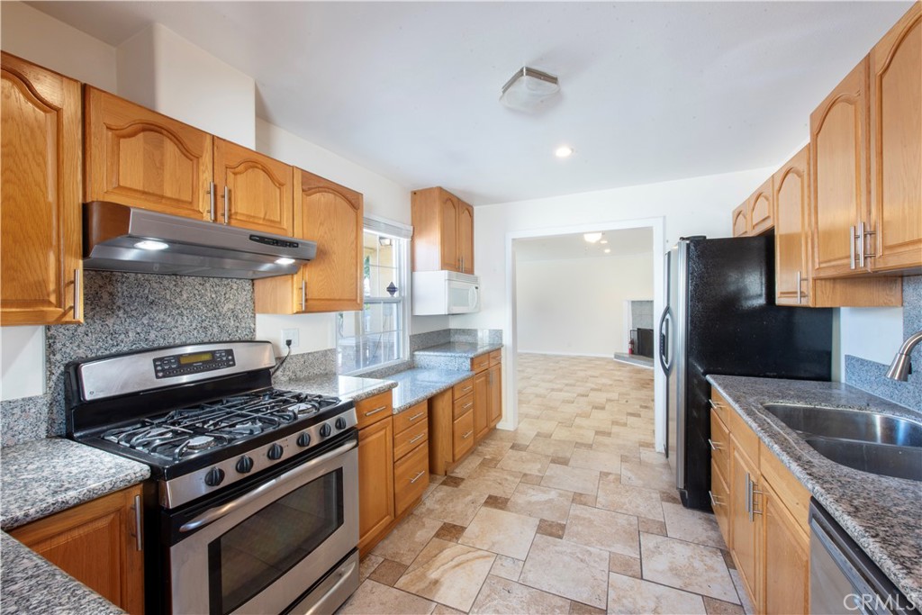 3403 W 187th