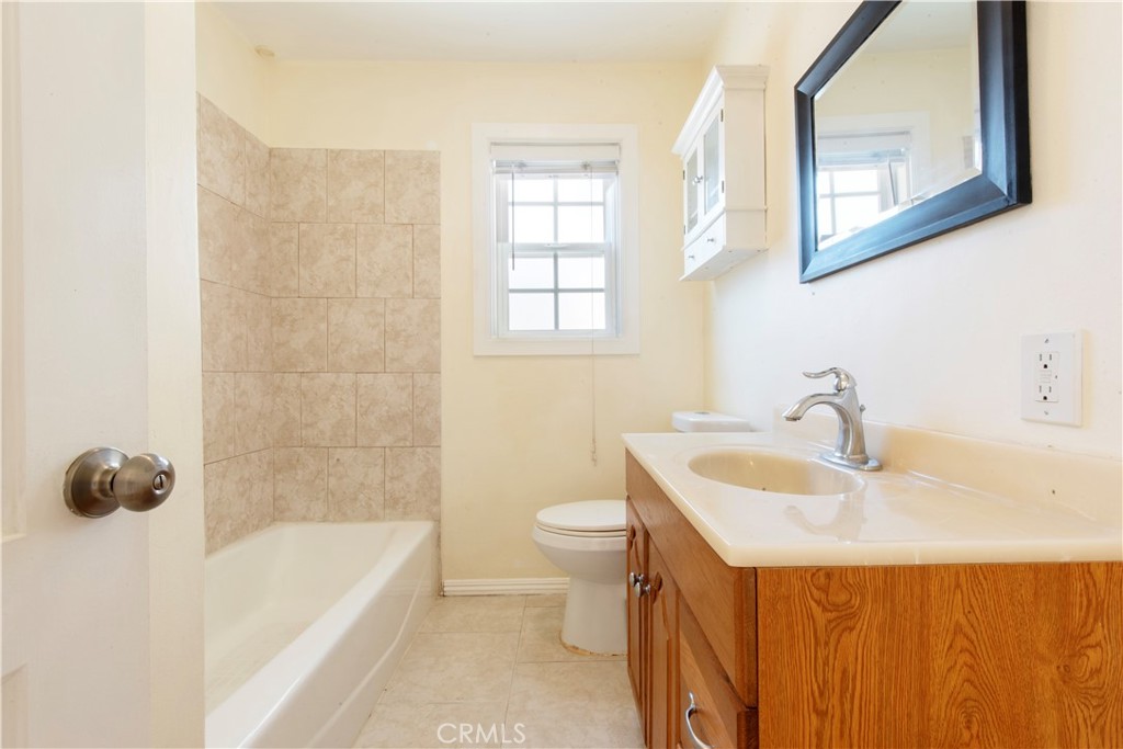 3403 W 187th