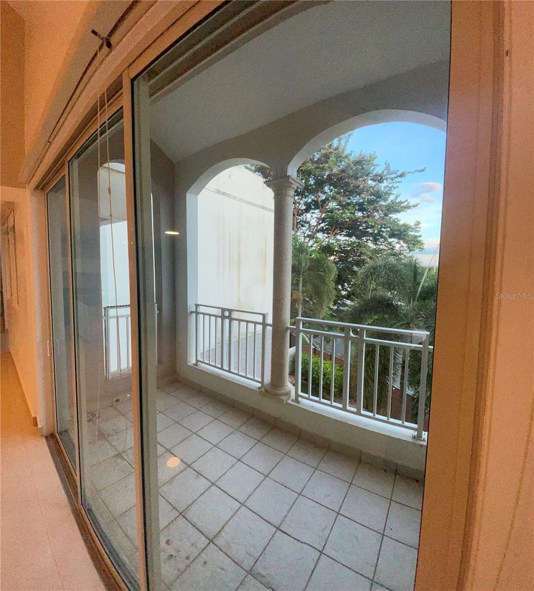 9VF8+4CQ 197 CARR 833 ST #H-2