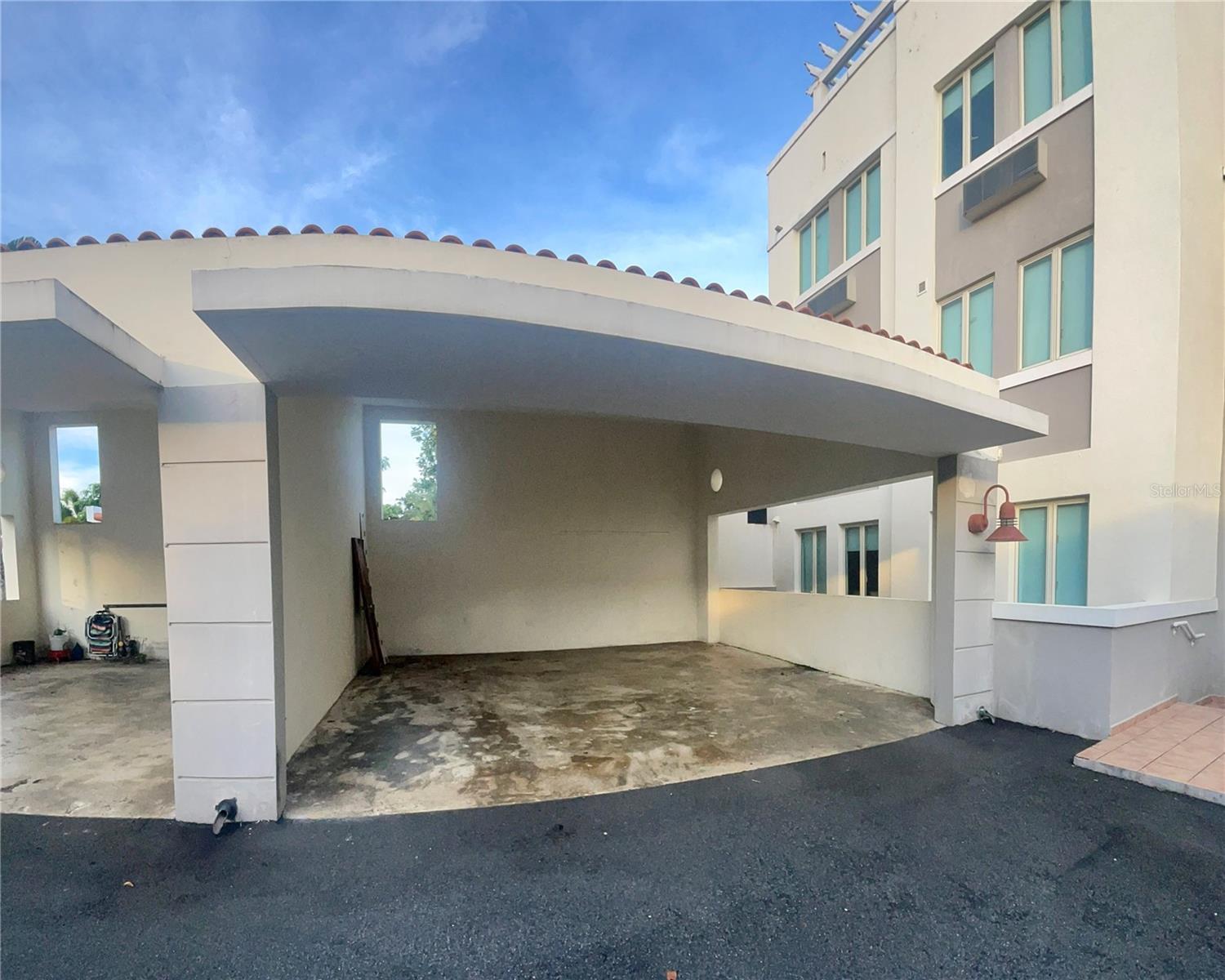 9VF8+4CQ 197 CARR 833 ST #H-2