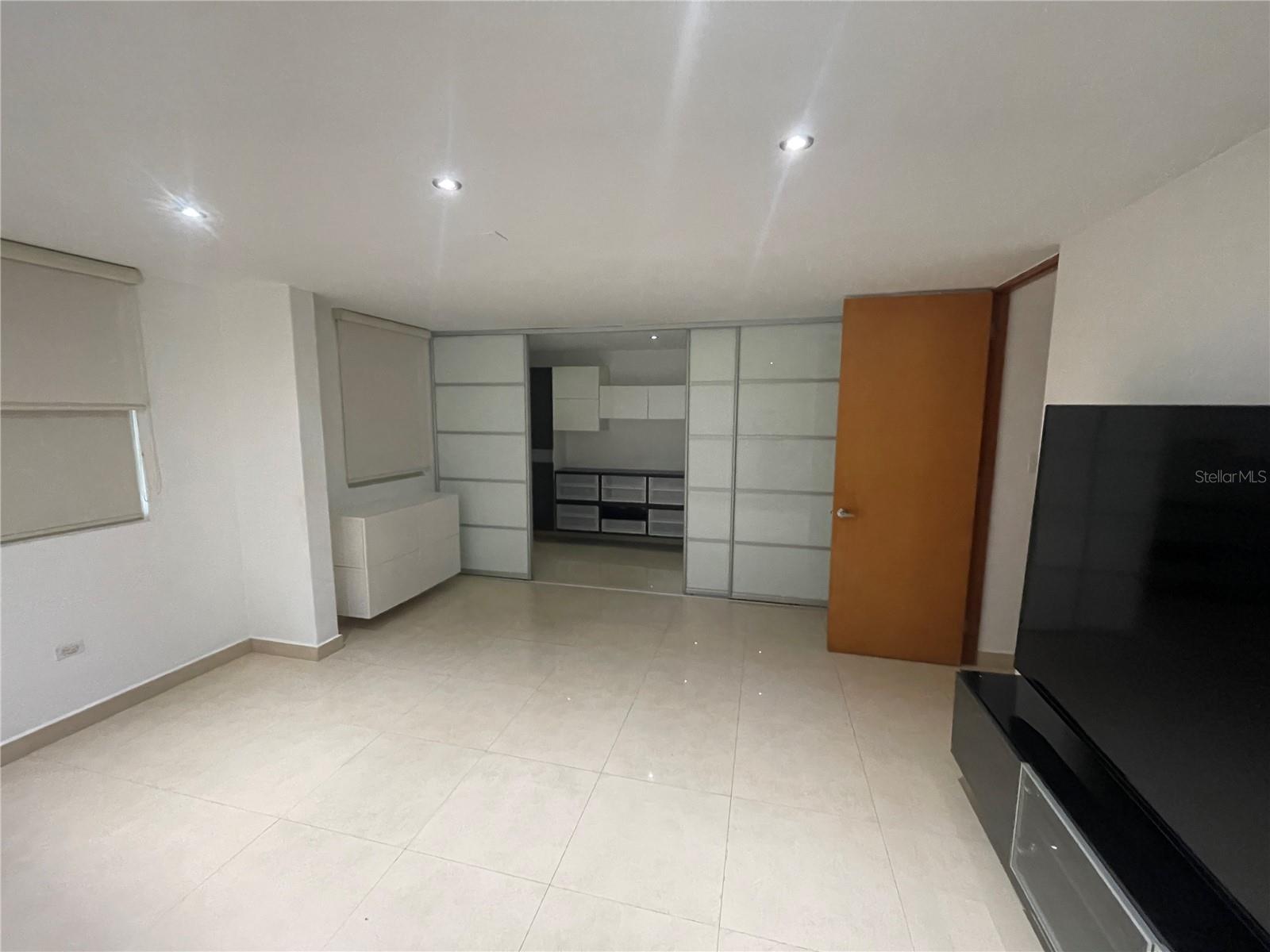 9VF8+4CQ 197 CARR 833 ST #H-2