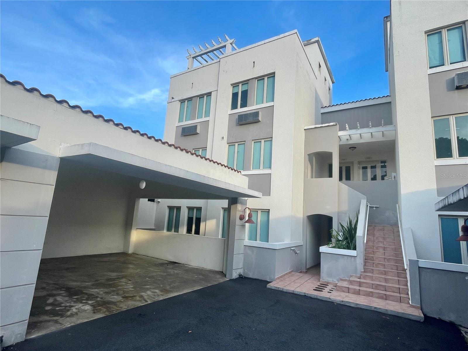 9VF8+4CQ 197 CARR 833 ST #H-2