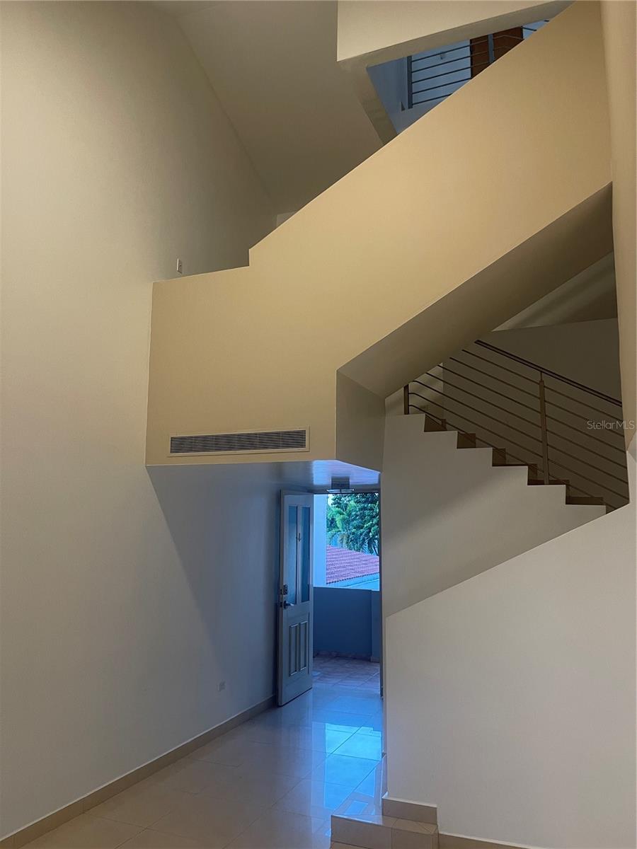 9VF8+4CQ 197 CARR 833 ST #H-2