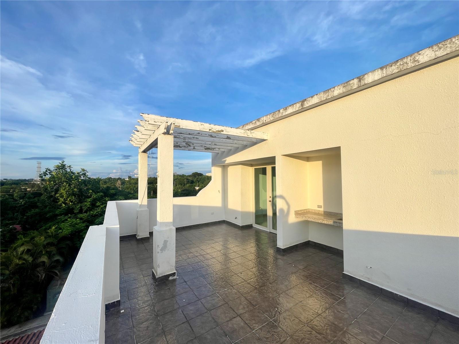 9VF8+4CQ 197 CARR 833 ST #H-2