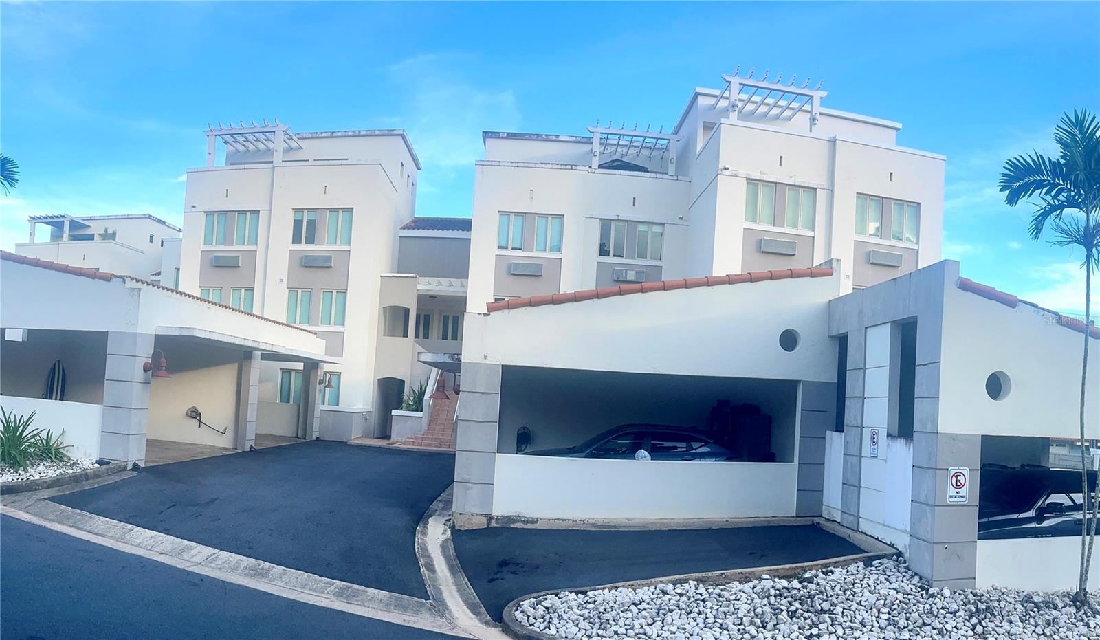 9VF8+4CQ 197 CARR 833 ST #H-2