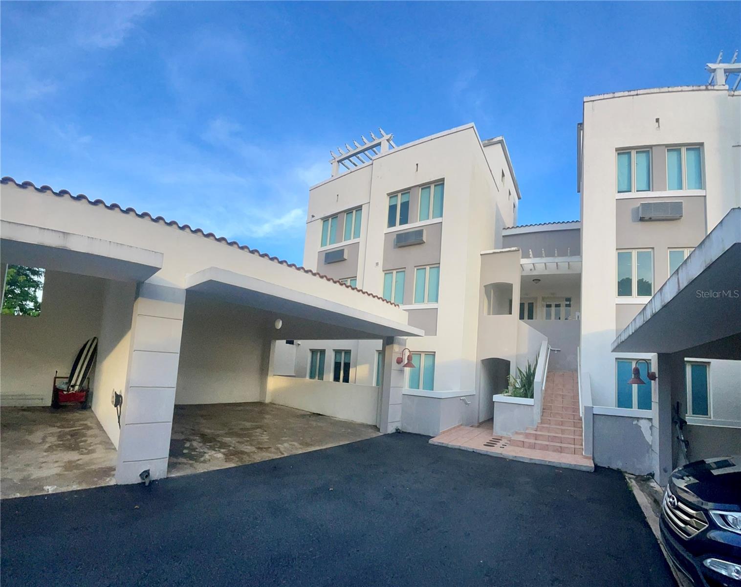 9VF8+4CQ 197 CARR 833 ST #H-2