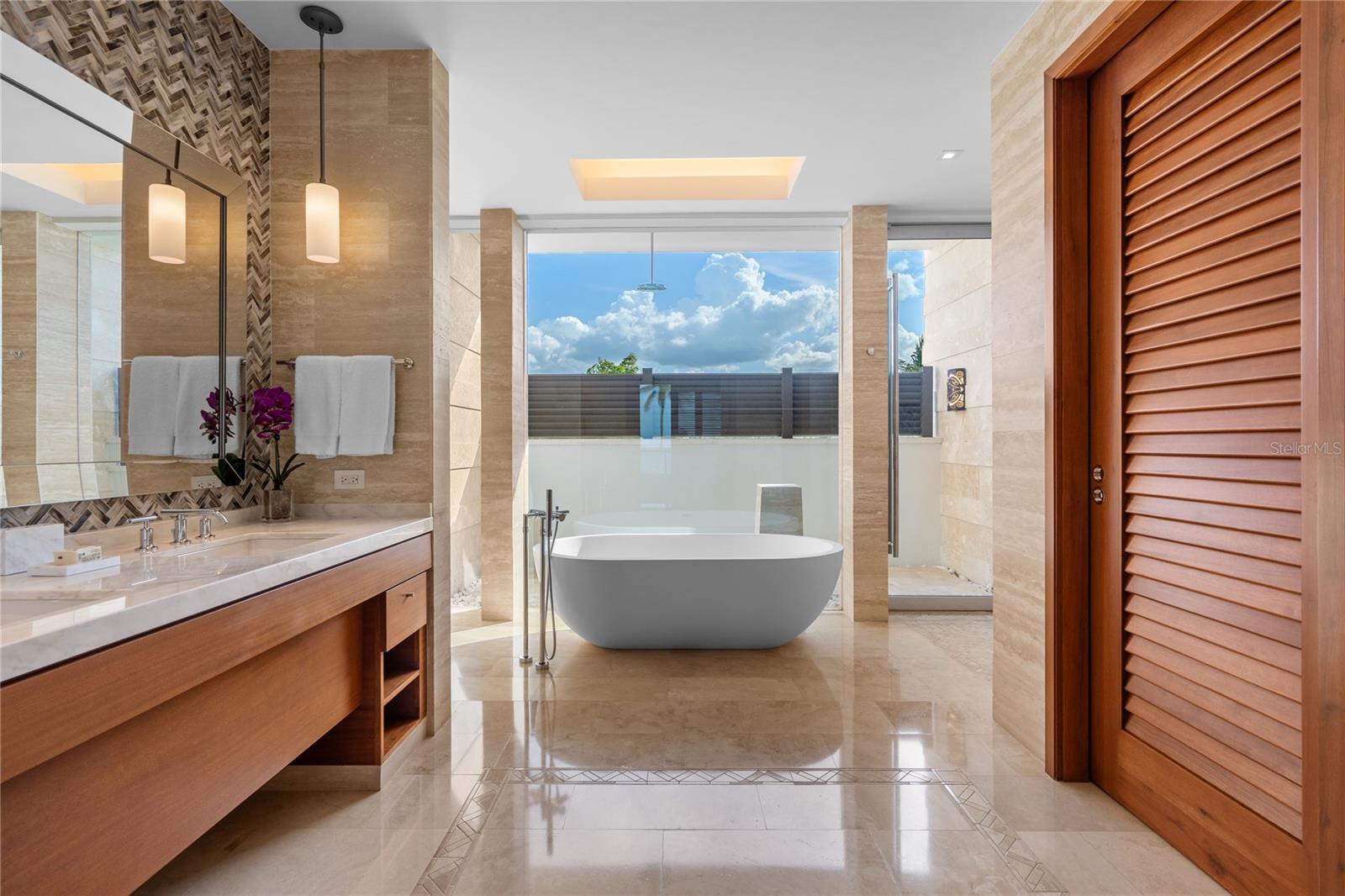 200 Dorado Beach Drive WEST BEACH, A RTIZ-CARLTON RESERVE RESIDENCE #3731