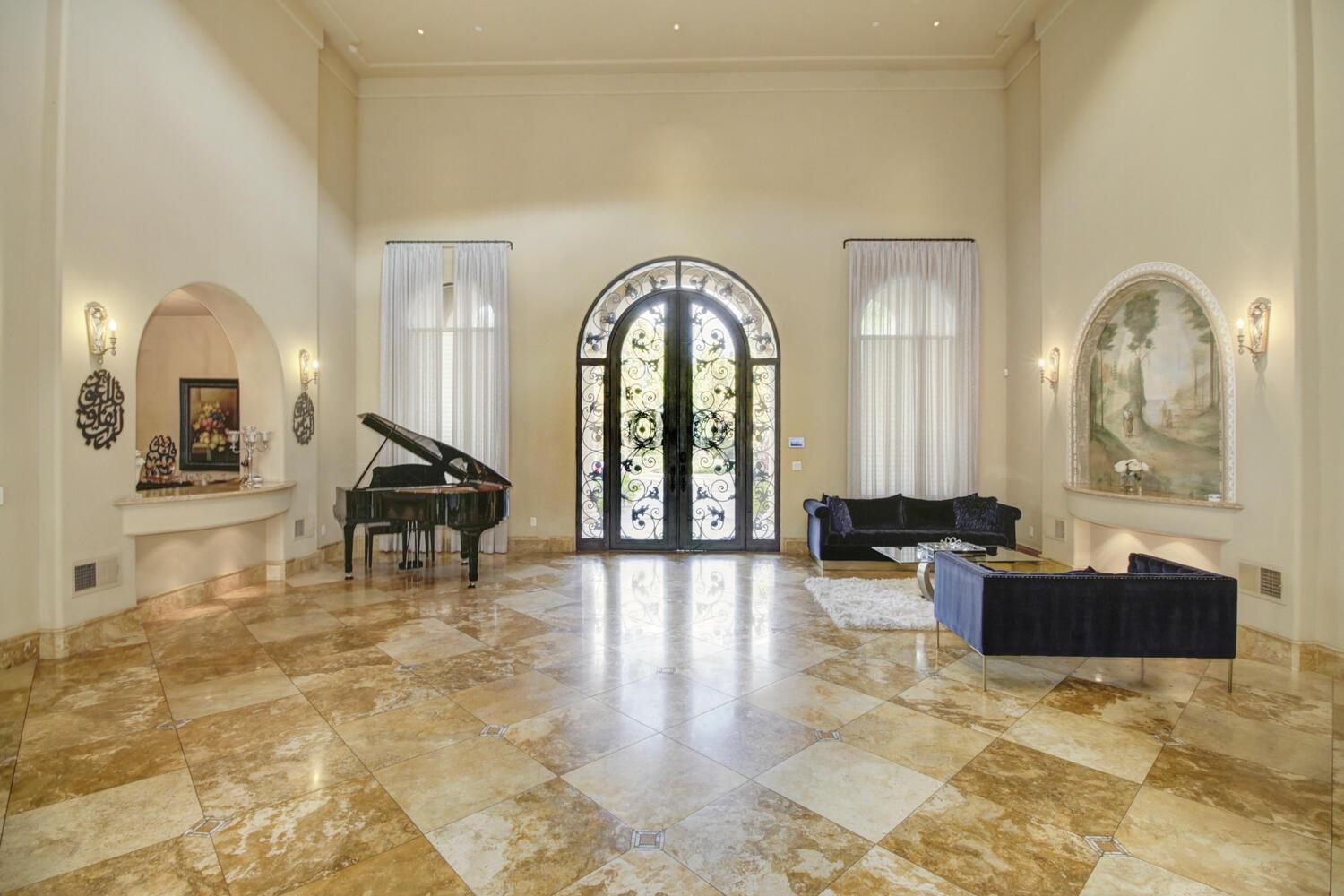 8815 Bella Terra Place