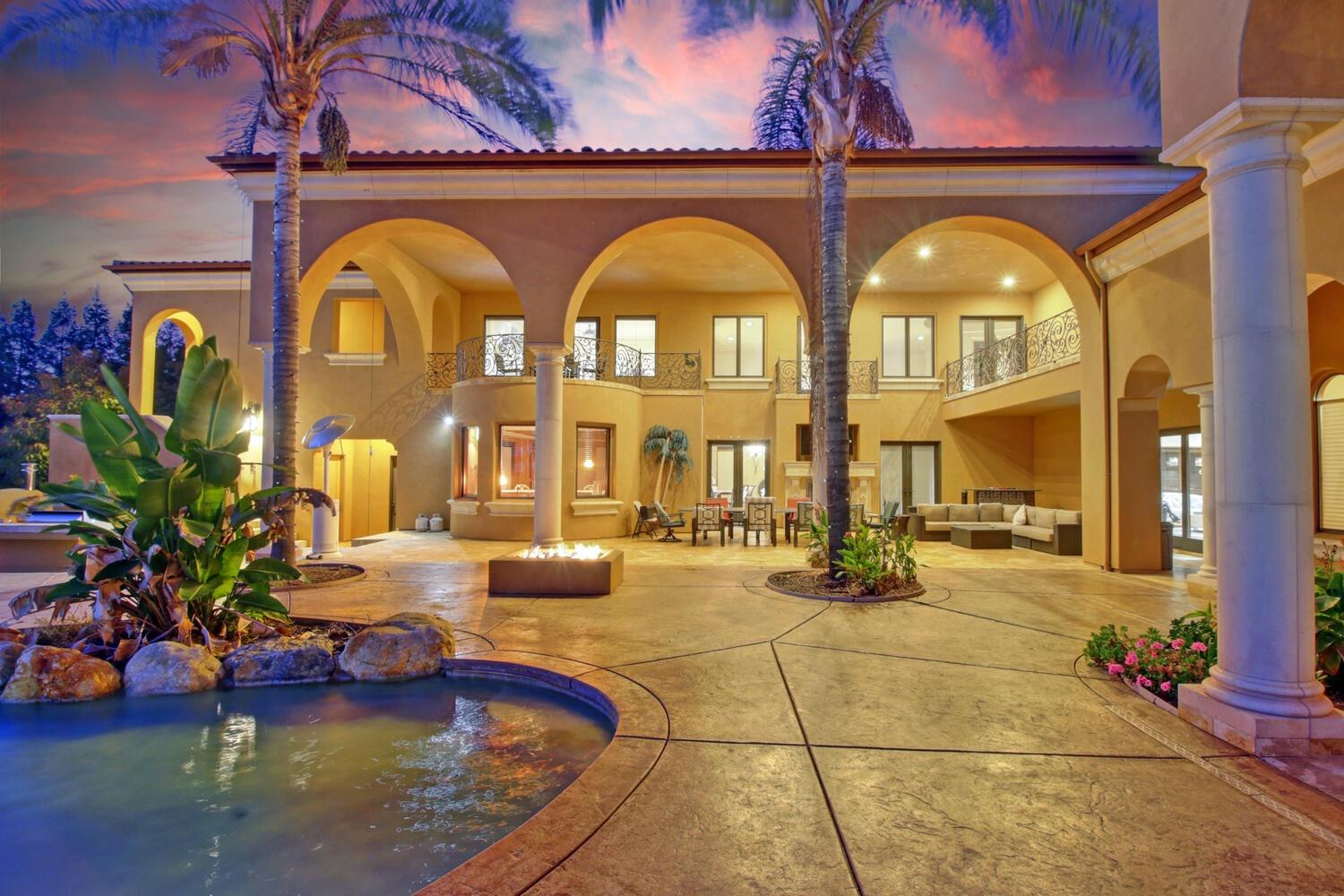 8815 Bella Terra Place