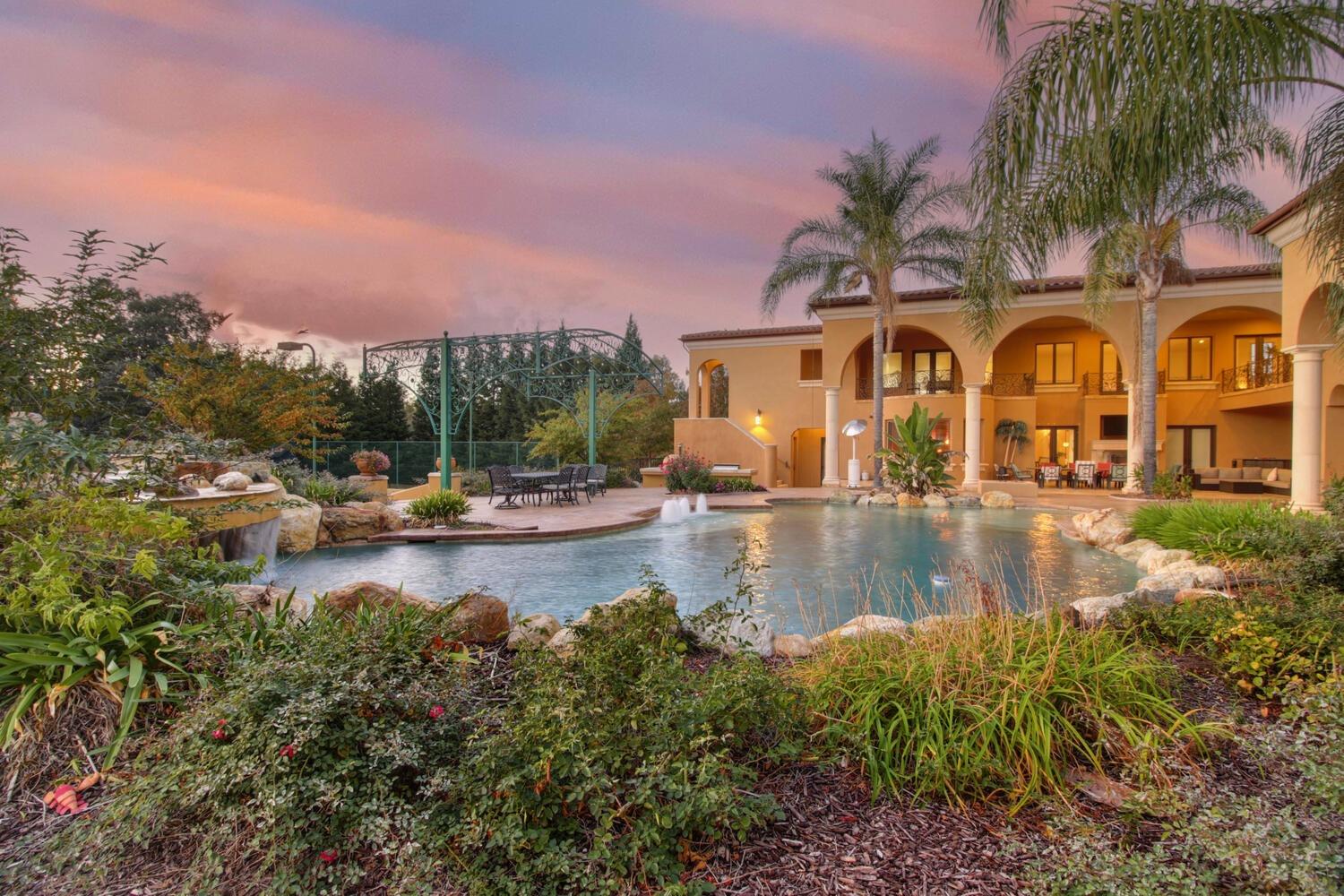 8815 Bella Terra Place