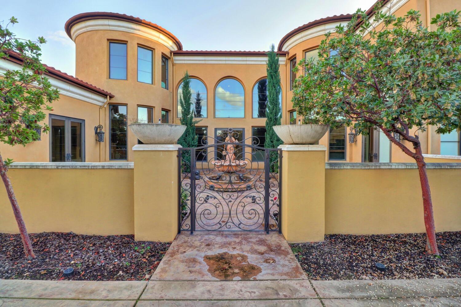 8815 Bella Terra Place