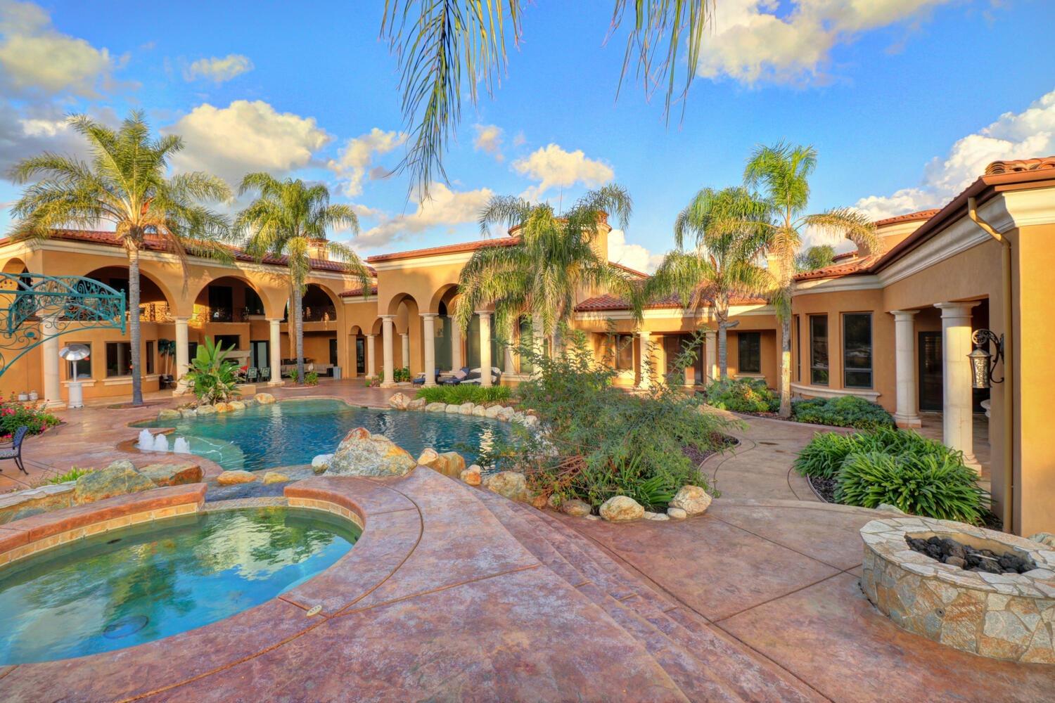 8815 Bella Terra Place