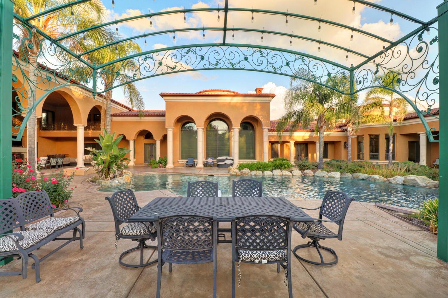 8815 Bella Terra Place