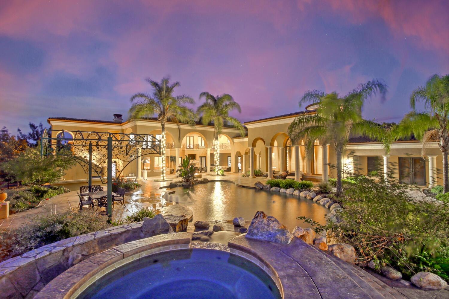 8815 Bella Terra Place