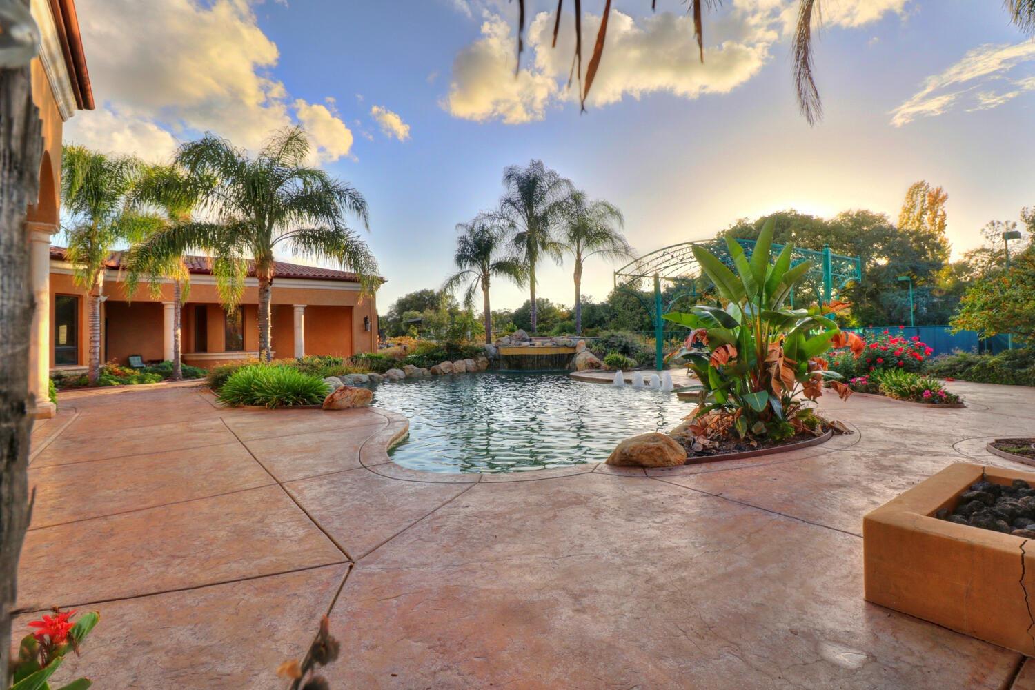 8815 Bella Terra Place