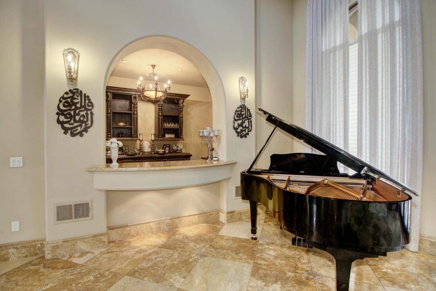 8815 Bella Terra Place