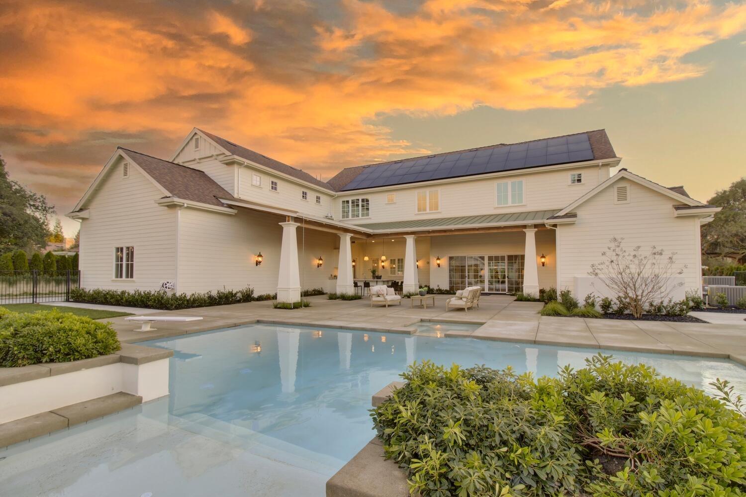 5500 Oakbrooke Court