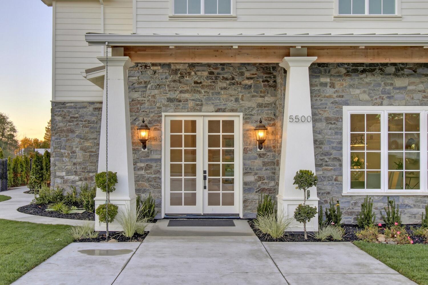 5500 Oakbrooke Court