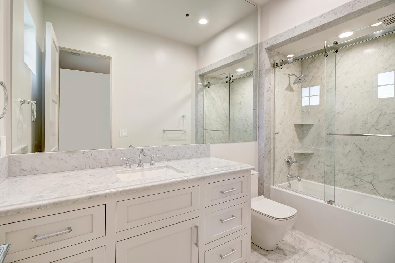 5500 Oakbrooke Court