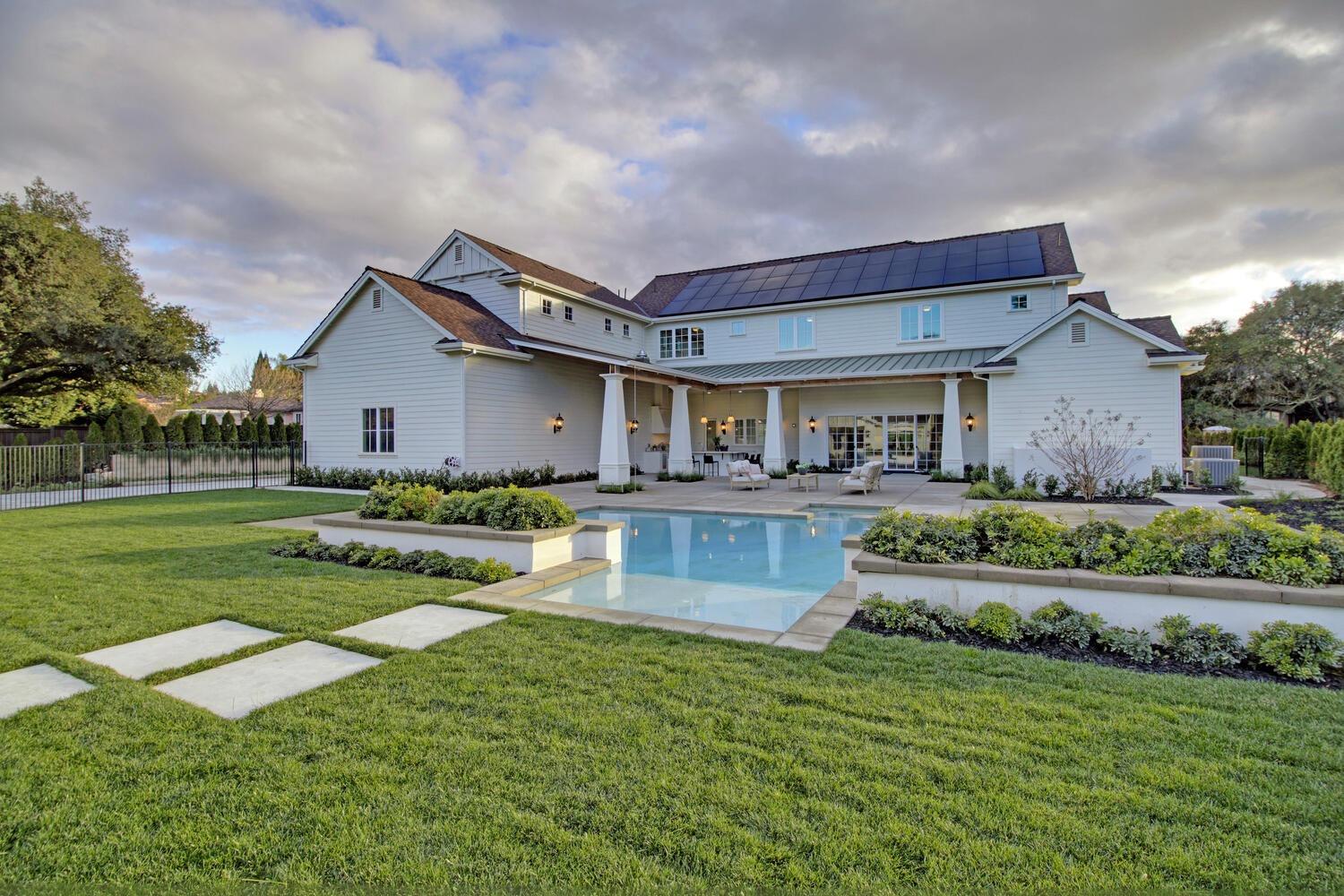 5500 Oakbrooke Court