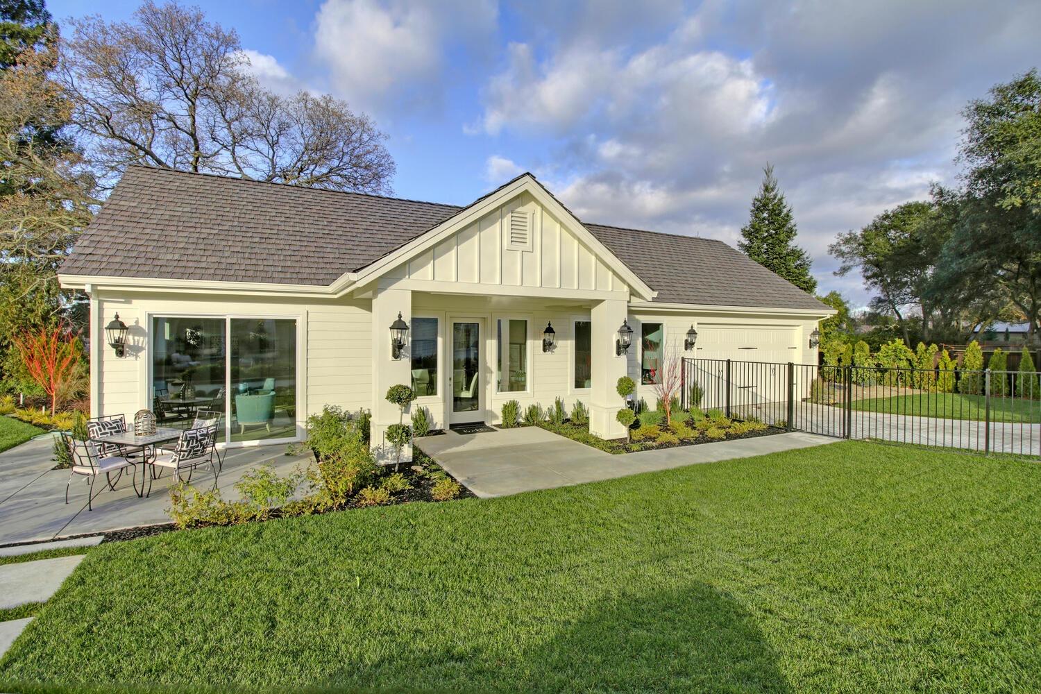 5500 Oakbrooke Court