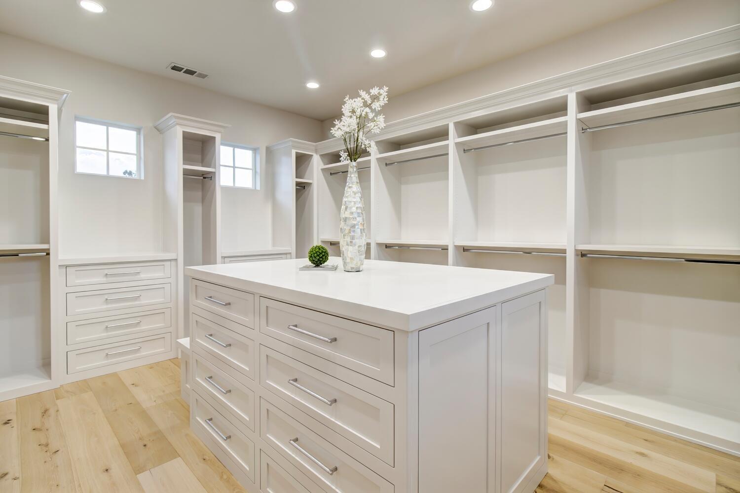 5500 Oakbrooke Court