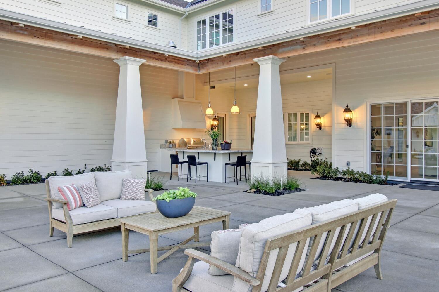 5500 Oakbrooke Court